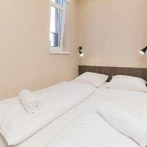 Standard Zimmer mit Kingsize-Bett